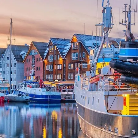 Location In The Center With Free Parking * Tromsø